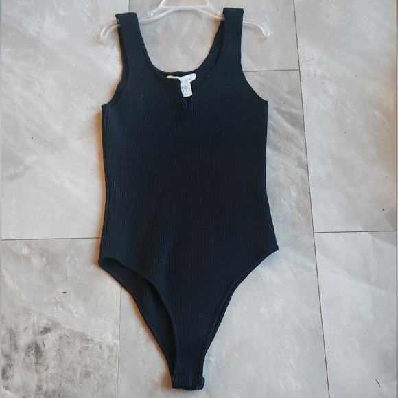 Happily Grey Tops - Bodysuit Elegant Black Sleeveless With Snaps